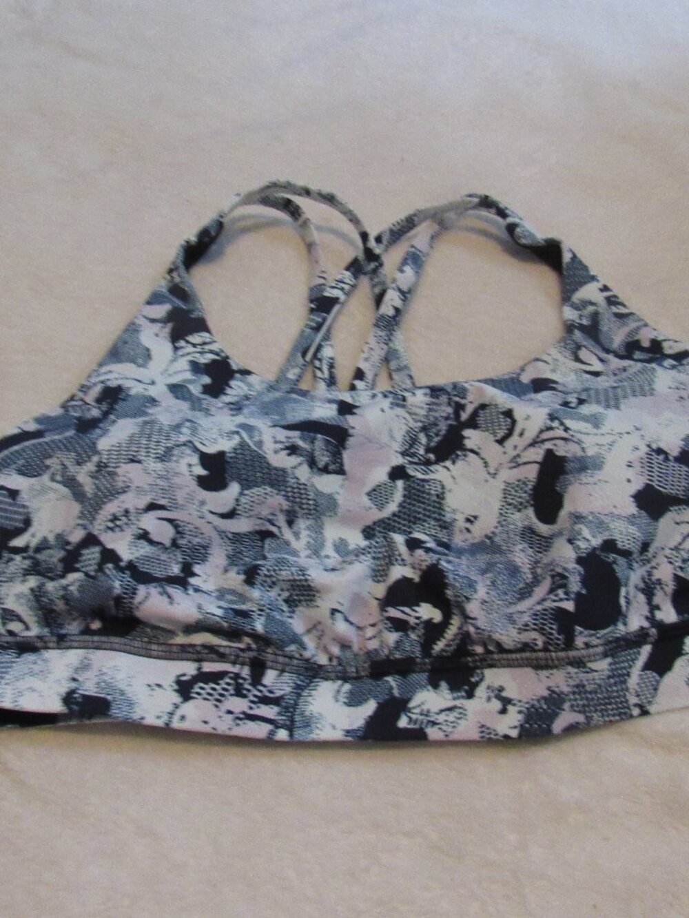 Lululemon Energy Bra Size 12 NWT